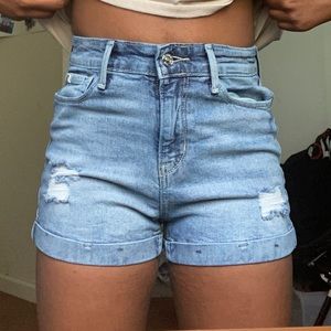 light washed jean shorts, fit the waist perfectly